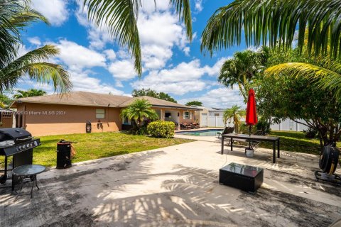 Casa en venta en Royal Palm Beach, Florida, 5 dormitorios, 196.02 m2 № 1146887 - foto 26
