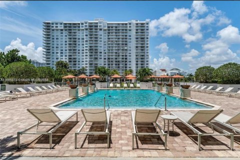 Condo in Aventura, Florida, 1 bedroom  № 1370842 - photo 22