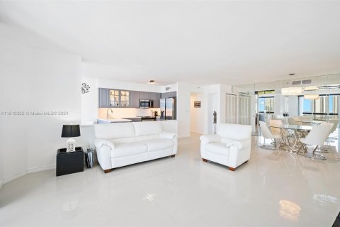 Copropriété à vendre à Aventura, Floride: 2 chambres, 126.81 m2 № 1234118 - photo 11