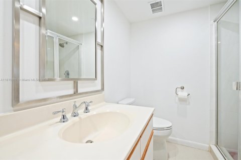 Condo in Aventura, Florida, 2 bedrooms  № 1234118 - photo 25