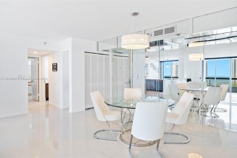 Condominio en venta en Aventura, Florida, 2 dormitorios, 126.81 m2 № 1234118 - foto 13