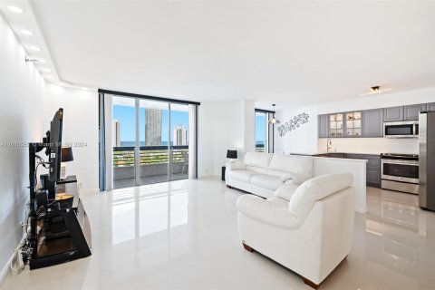 Condominio en venta en Aventura, Florida, 2 dormitorios, 126.81 m2 № 1234118 - foto 9