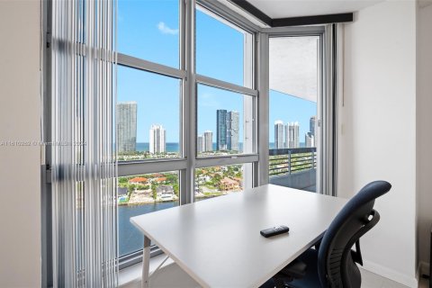 Condo in Aventura, Florida, 2 bedrooms  № 1234118 - photo 17