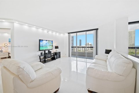 Copropriété à vendre à Aventura, Floride: 2 chambres, 126.81 m2 № 1234118 - photo 12