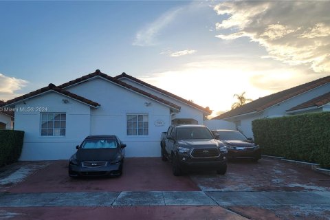 House in Miami, Florida 3 bedrooms, 115.38 sq.m. № 1319356 - photo 3