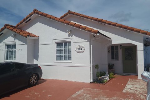 Casa en venta en Miami, Florida, 3 dormitorios, 115.38 m2 № 1319356 - foto 2