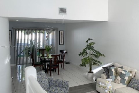 Casa en venta en Miami, Florida, 3 dormitorios, 214.98 m2 № 1319038 - foto 10