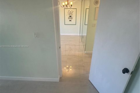Condominio en venta en Hollywood, Florida, 1 dormitorio, 80.27 m2 № 1236864 - foto 24
