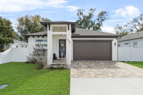 House in Tampa, Florida 4 bedrooms, 174.19 sq.m. № 1369872 - photo 1