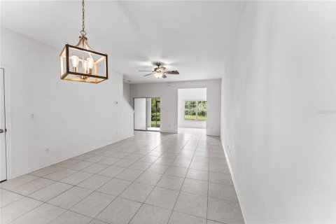 Touwnhouse à vendre à Wesley Chapel, Floride: 2 chambres, 155.05 m2 № 1369902 - photo 6