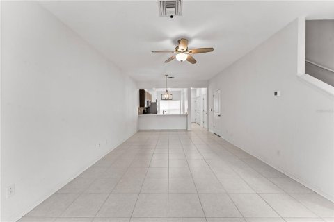 Touwnhouse à vendre à Wesley Chapel, Floride: 2 chambres, 155.05 m2 № 1369902 - photo 3