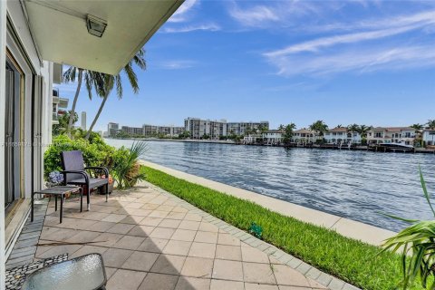 Condominio en venta en Hollywood, Florida, 2 dormitorios, 103.31 m2 № 1370495 - foto 13