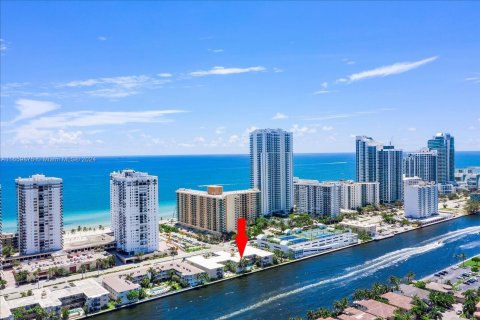 Condominio en venta en Hollywood, Florida, 2 dormitorios, 103.31 m2 № 1370495 - foto 4