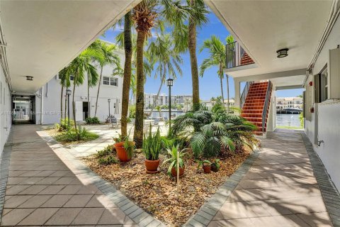 Condominio en venta en Hollywood, Florida, 2 dormitorios, 103.31 m2 № 1370495 - foto 21