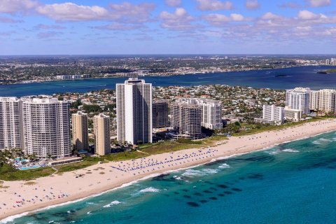 Condo in Riviera Beach, Florida, 1 bedroom  № 1098926 - photo 1