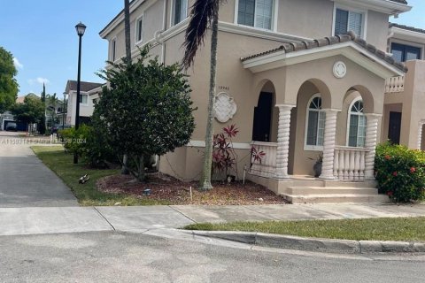 Townhouse in Homestead, Florida 3 bedrooms, 171.87 sq.m. № 1185054 - photo 3