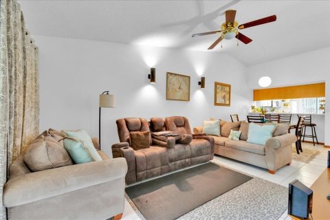 Casa en venta en Kissimmee, Florida, 2 dormitorios, 85.56 m2 № 1315103 - foto 4