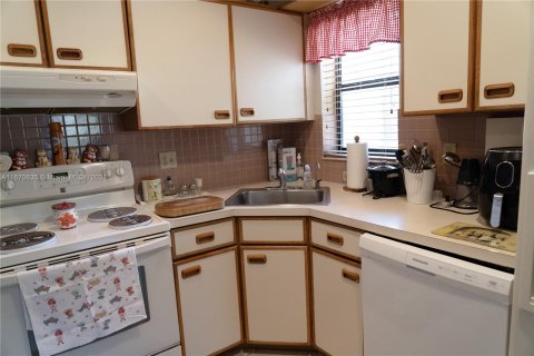 Condo in Coconut Creek, Florida, 3 bedrooms  № 1391518 - photo 25