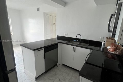 Copropriété à vendre à Miami, Floride: 2 chambres, 84.63 m2 № 1391516 - photo 7