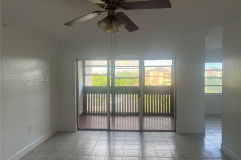 Copropriété à vendre à Miami, Floride: 2 chambres, 84.63 m2 № 1391516 - photo 4