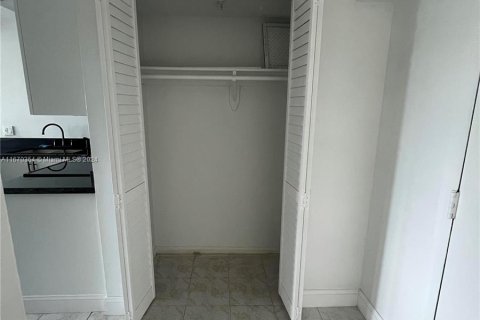 Copropriété à vendre à Miami, Floride: 2 chambres, 84.63 m2 № 1391516 - photo 3