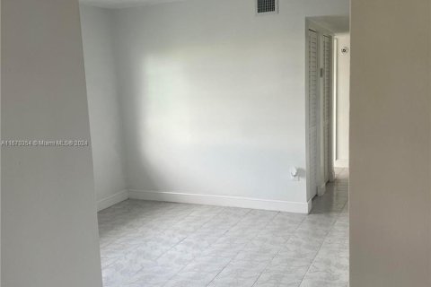 Copropriété à vendre à Miami, Floride: 2 chambres, 84.63 m2 № 1391516 - photo 5