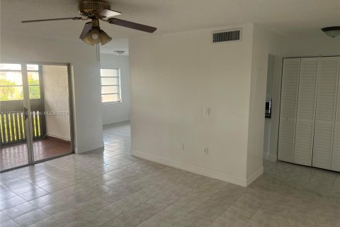 Copropriété à vendre à Miami, Floride: 2 chambres, 84.63 m2 № 1391516 - photo 2