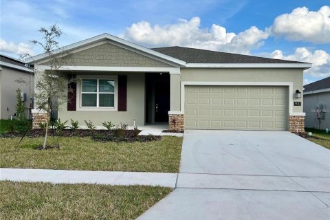 House in Winter Haven, Florida 4 bedrooms, 195.93 sq.m. № 1378173 - photo 1