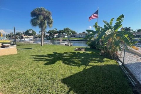 Villa ou maison à vendre à New Port Richey, Floride: 2 chambres, 91.79 m2 № 1378103 - photo 6