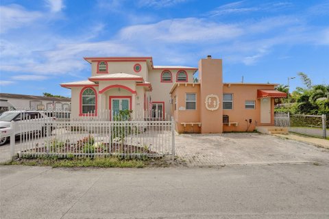 Immobilier commercial à vendre à Medley, Floride: 249.54 m2 № 1077597 - photo 21