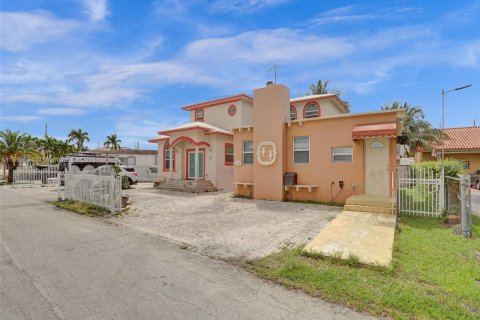 Immobilier commercial à vendre à Medley, Floride: 249.54 m2 № 1077597 - photo 23
