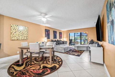 Condo in Pompano Beach, Florida, 2 bedrooms  № 1161964 - photo 3