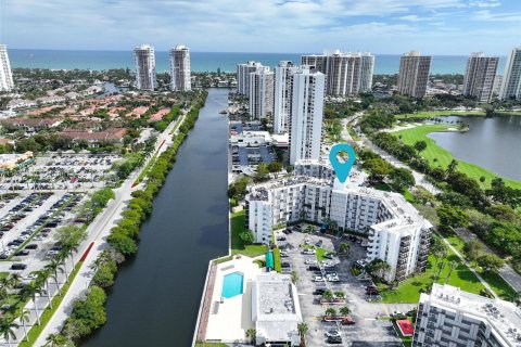 Condominio en venta en Aventura, Florida, 1 dormitorio, 68.84 m2 № 1294710 - foto 17