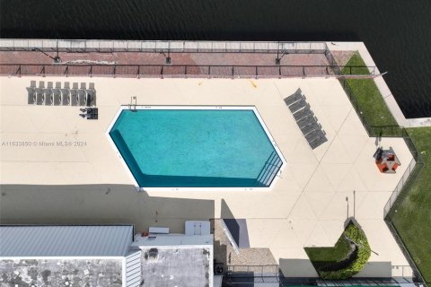 Copropriété à vendre à Aventura, Floride: 1 chambre, 68.84 m2 № 1294710 - photo 11