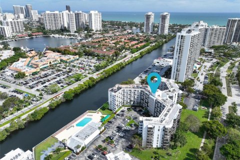 Condo in Aventura, Florida, 1 bedroom  № 1294710 - photo 18