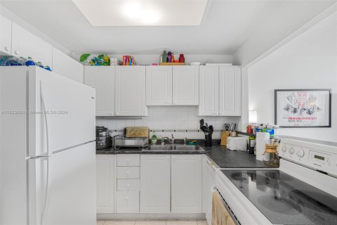 Condo in Aventura, Florida, 1 bedroom  № 1294710 - photo 5