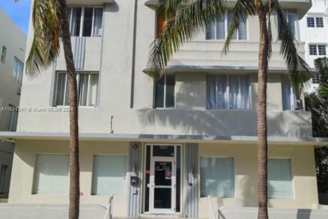 Condominio en venta en Miami Beach, Florida, 22.3 m2 № 1294754 - foto 2