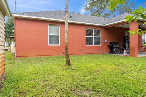 House in Vero Beach, Florida 3 bedrooms, 153.29 sq.m. № 1178668 - photo 1