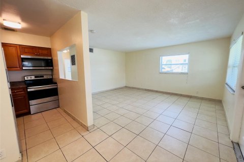 Commercial property in Oakland Park, Florida 245.08 sq.m. № 1178667 - photo 11