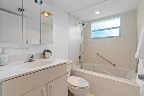 Condo in Delray Beach, Florida, 2 bedrooms  № 1295054 - photo 14