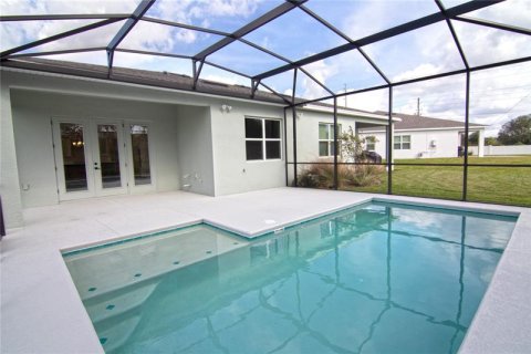 Villa ou maison à vendre à Kissimmee, Floride: 2 chambres, 147.06 m2 № 257886 - photo 13