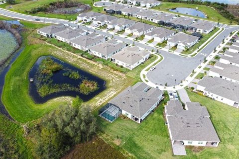 Villa ou maison à vendre à Kissimmee, Floride: 2 chambres, 147.06 m2 № 257886 - photo 16