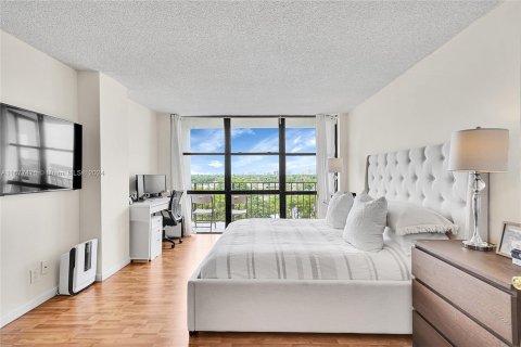 Condo in Hallandale Beach, Florida, 1 bedroom  № 1403086 - photo 14