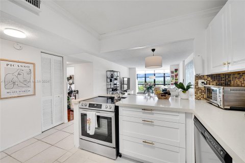 Copropriété à vendre à Hallandale Beach, Floride: 1 chambre, 85.01 m2 № 1403086 - photo 3