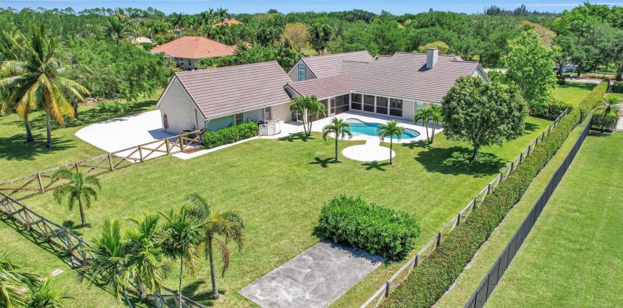 Villa ou maison à Lake Worth, Floride 4 chambres, 274.99 m2 № 1120255