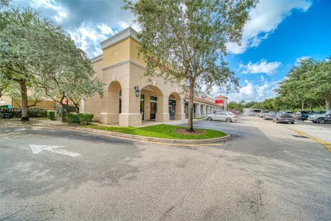 Commercial property in Miramar, Florida № 1327641 - photo 12