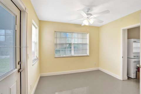 House in Hollywood, Florida 3 bedrooms, 125.05 sq.m. № 877929 - photo 21