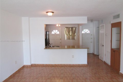 Condominio en venta en North Miami Beach, Florida, 1 dormitorio, 75.44 m2 № 610217 - foto 28