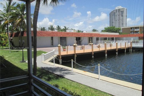 Купить кондоминиум в Норт-Майами-Бич, Флорида 1 спальня, 75.44м2, № 610217 - фото 30
