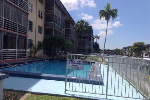 Купить кондоминиум в Норт-Майами-Бич, Флорида 1 спальня, 75.44м2, № 610217 - фото 3